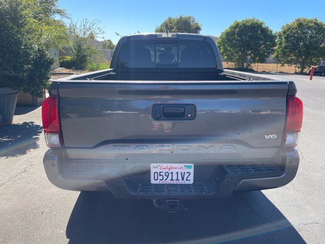Used 2019 Toyota Tacoma TRD Off-Road w/ Technology Package AWD/4WD image 5