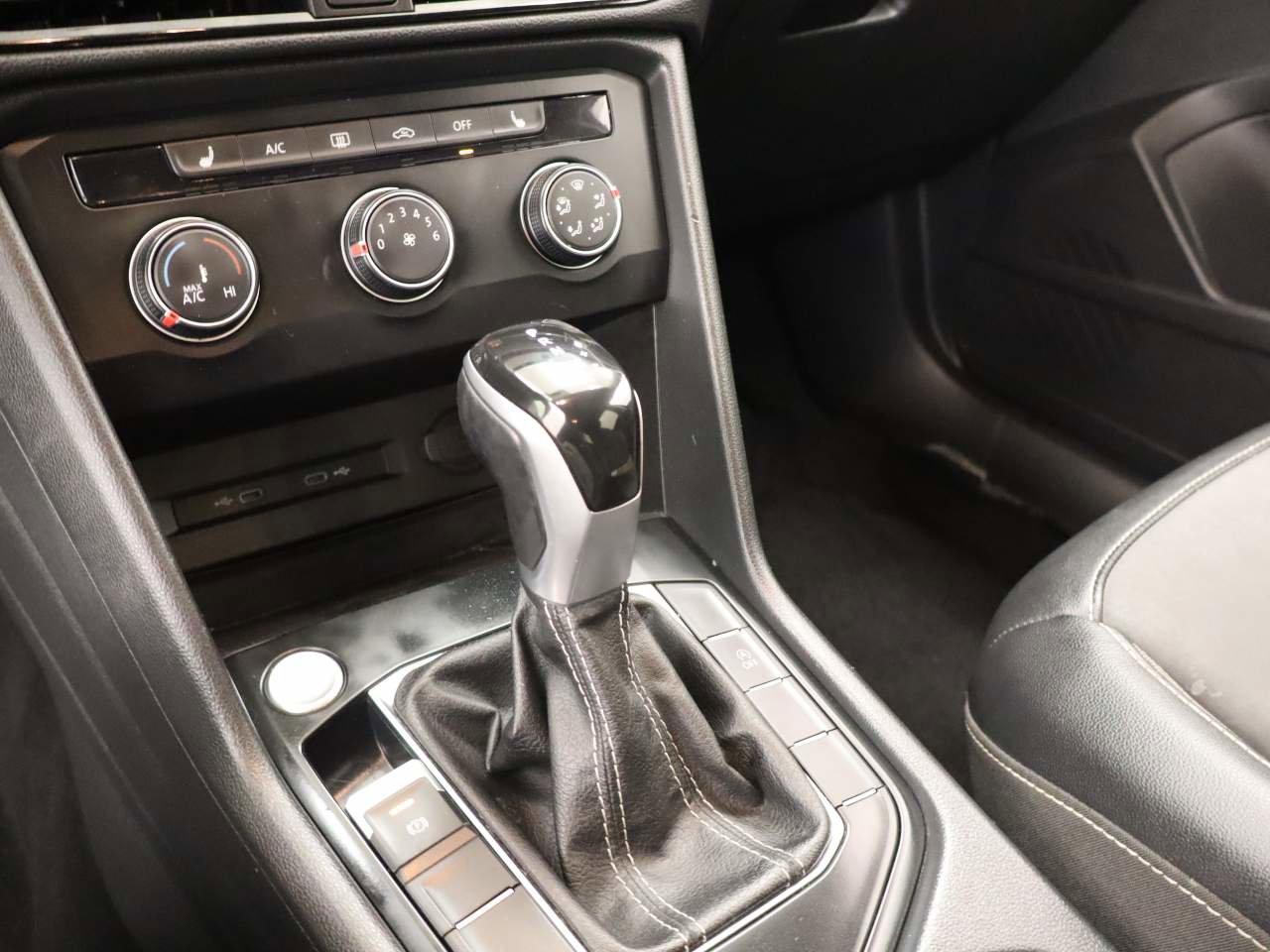 Used 2022 Volkswagen Taos SE image 9