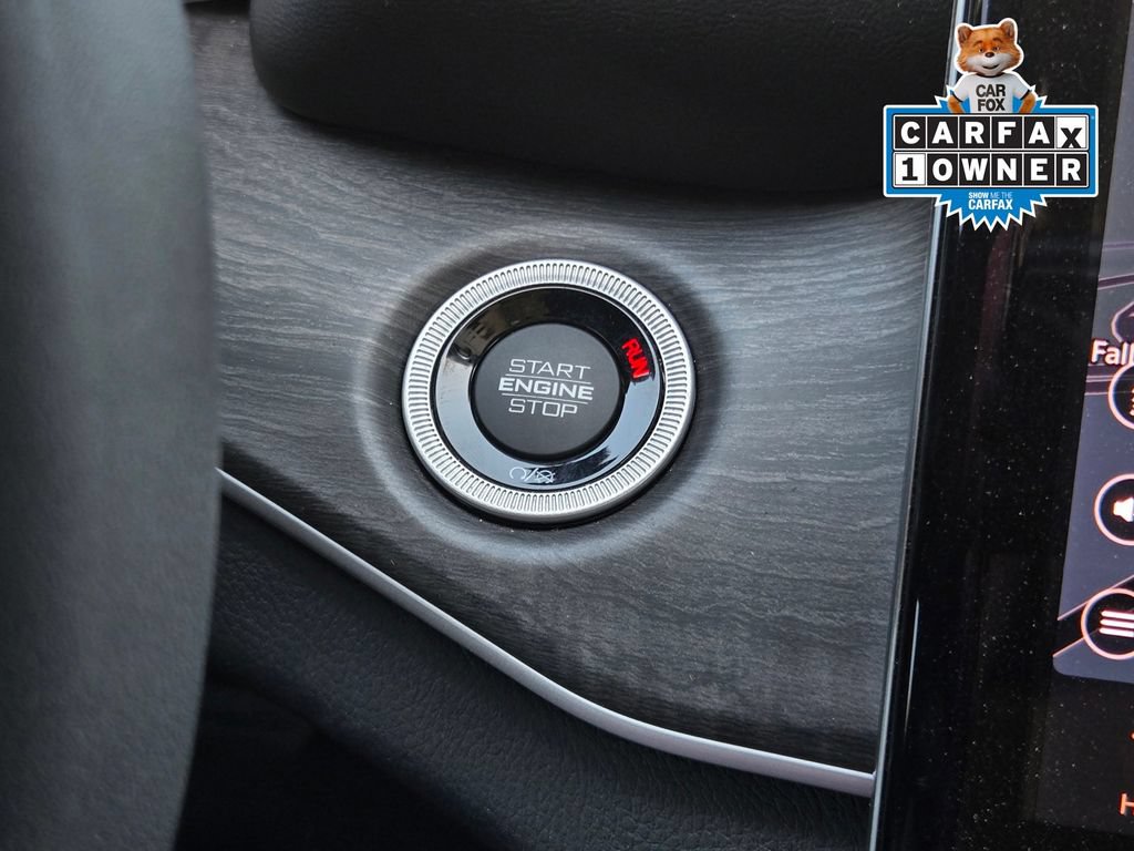 Used 2023 Jeep Grand Cherokee Limited w/ Luxury Tech Group II RWD image 17