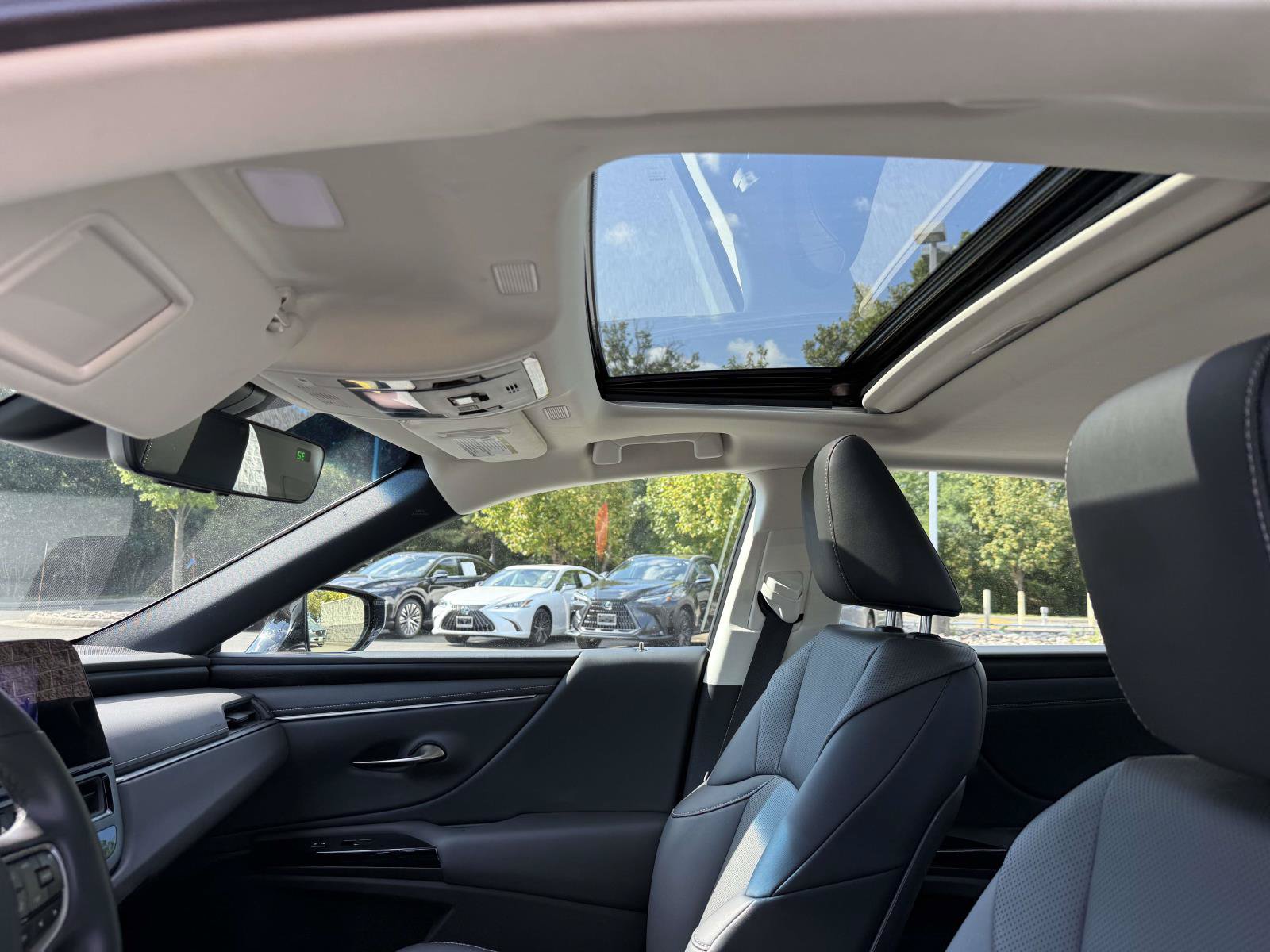 Used 2025 Lexus ES 350 w/ Premium Package FWD image 20