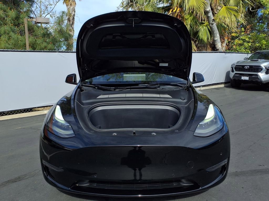 Used 2022 Tesla Model Y Performance image 3