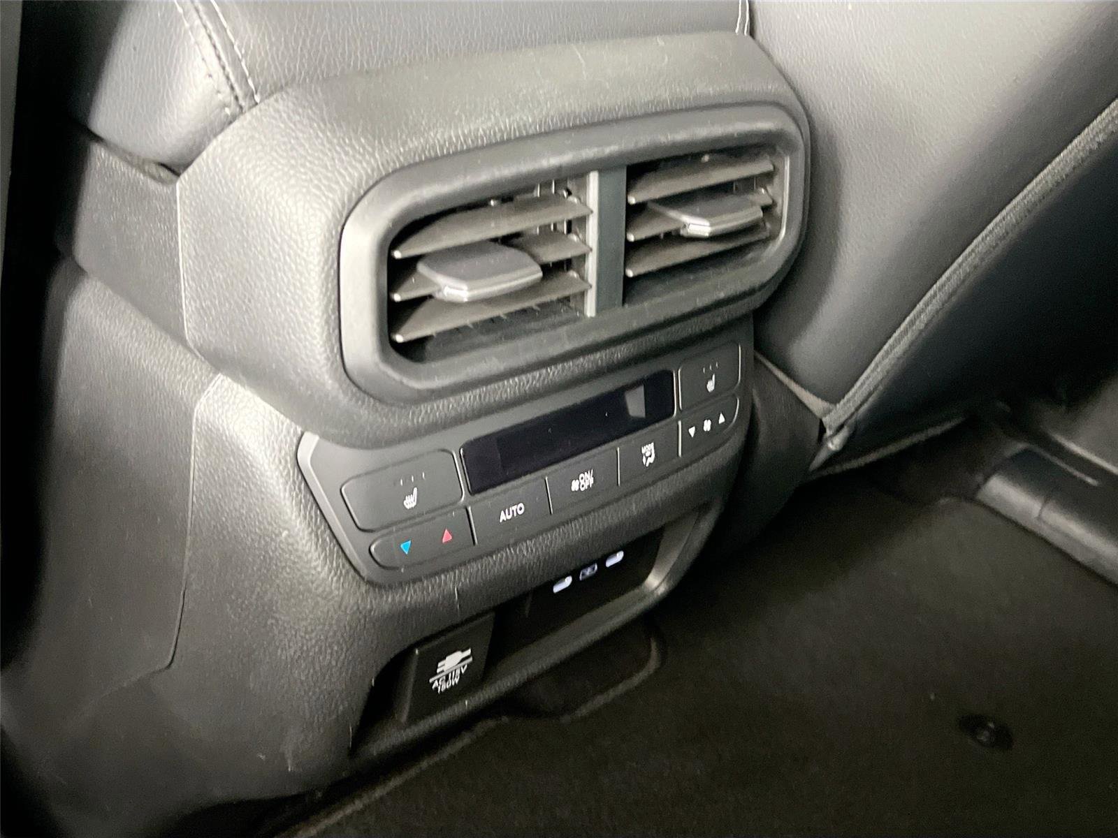 Used 2024 Honda Pilot Elite image 24