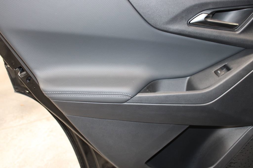 New 2025 Chevrolet Equinox LT w/ Convenience Package II image 18