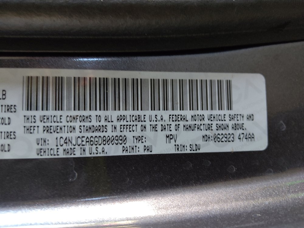 Used 2016 Jeep Compass High Altitude FWD image 33