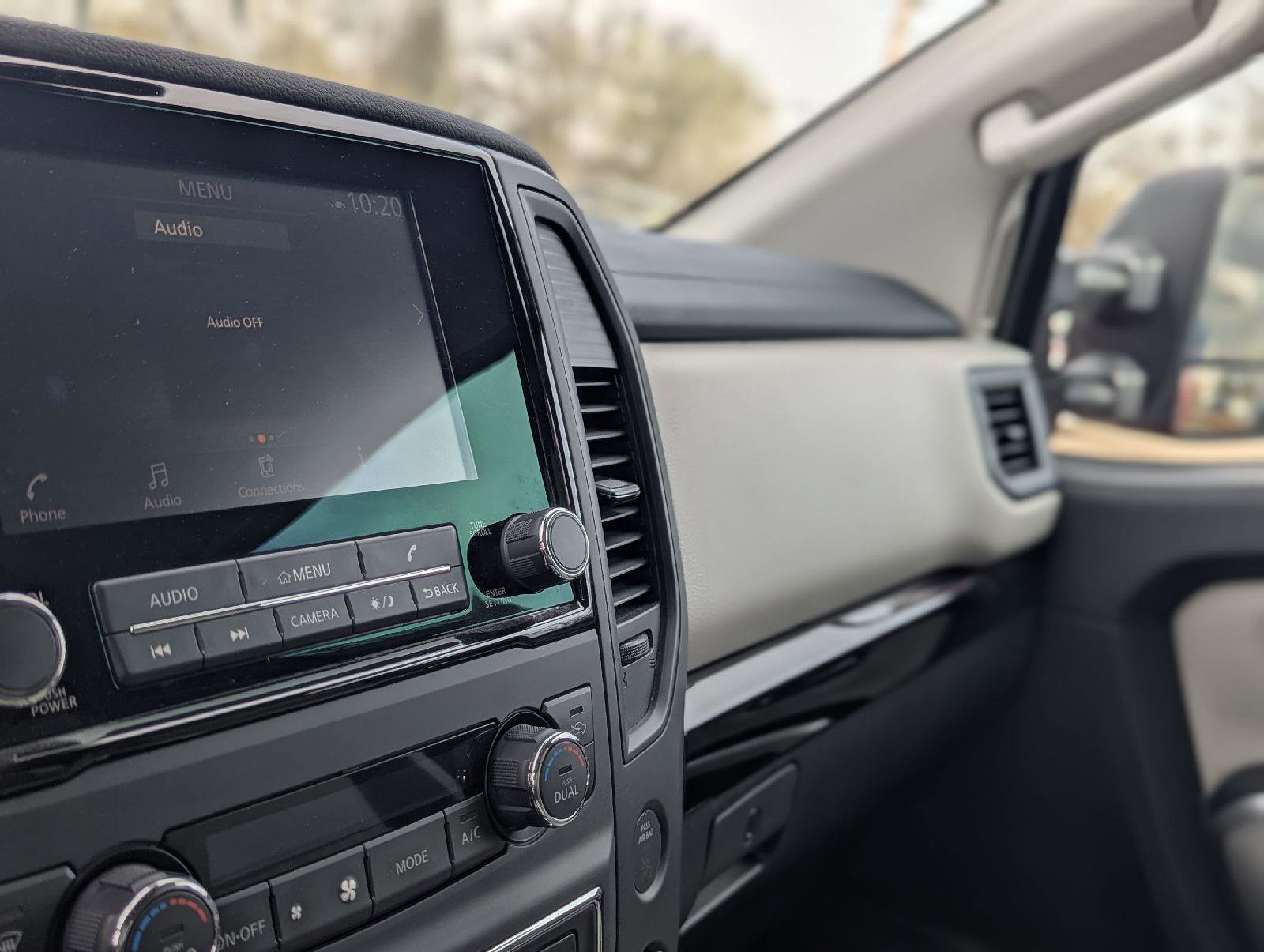 Used 2024 Nissan Titan SV w/ SV Utility Package image 27