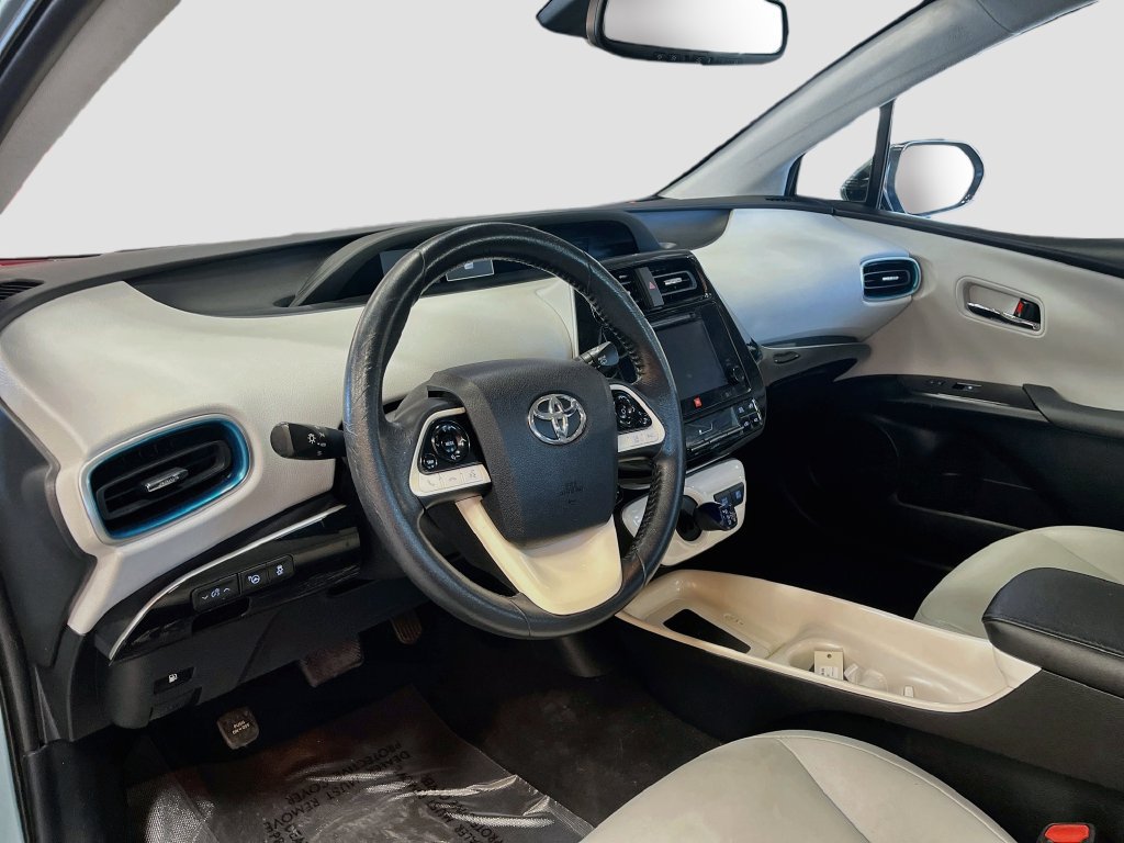 Used 2017 Toyota Prius Four FWD image 9