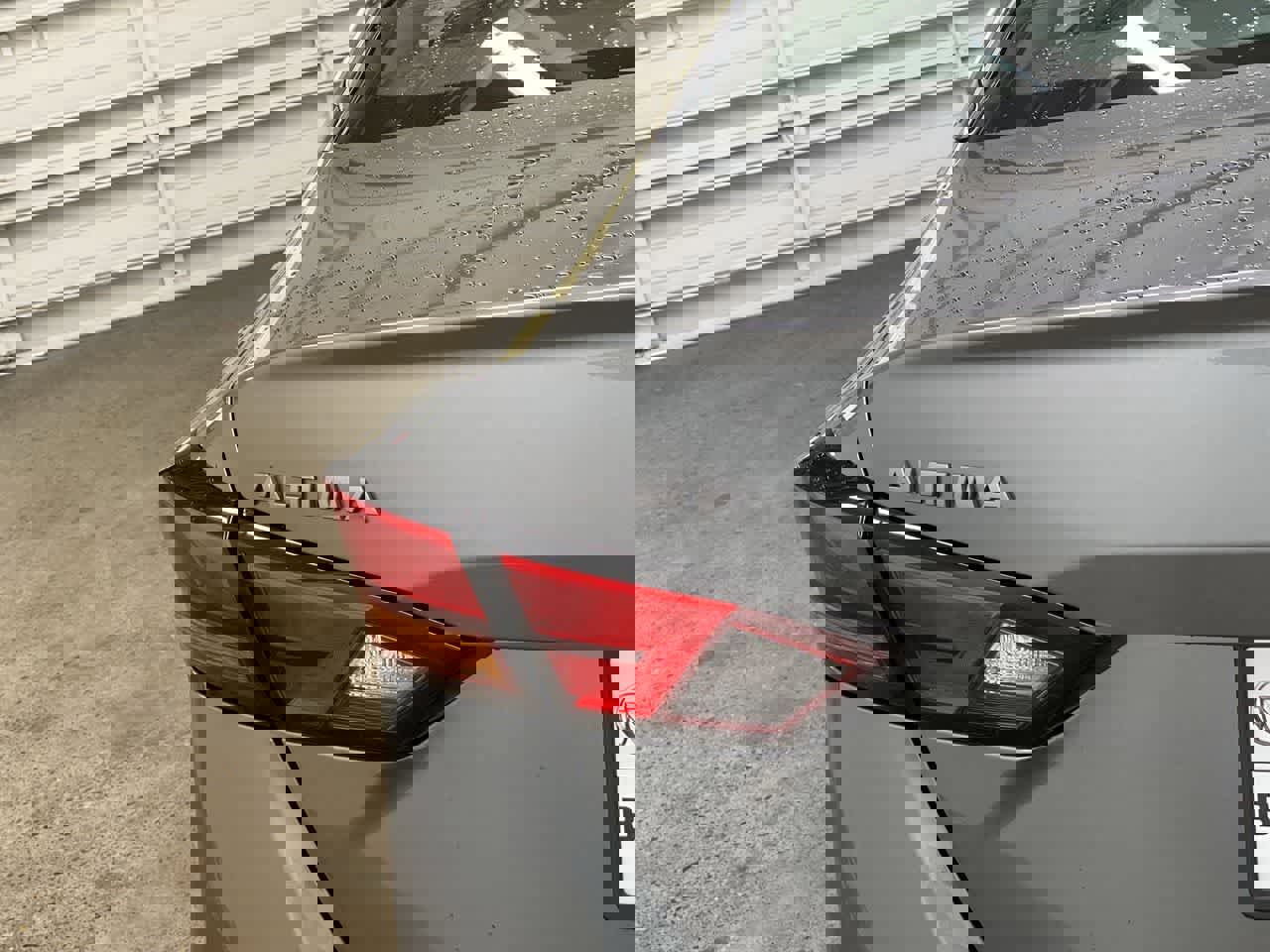 Used 2025 Nissan Altima 2.5 SV image 10