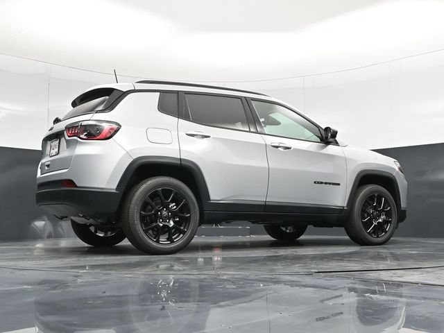 Used 2026 Jeep Compass Latitude AWD/4WD image 56