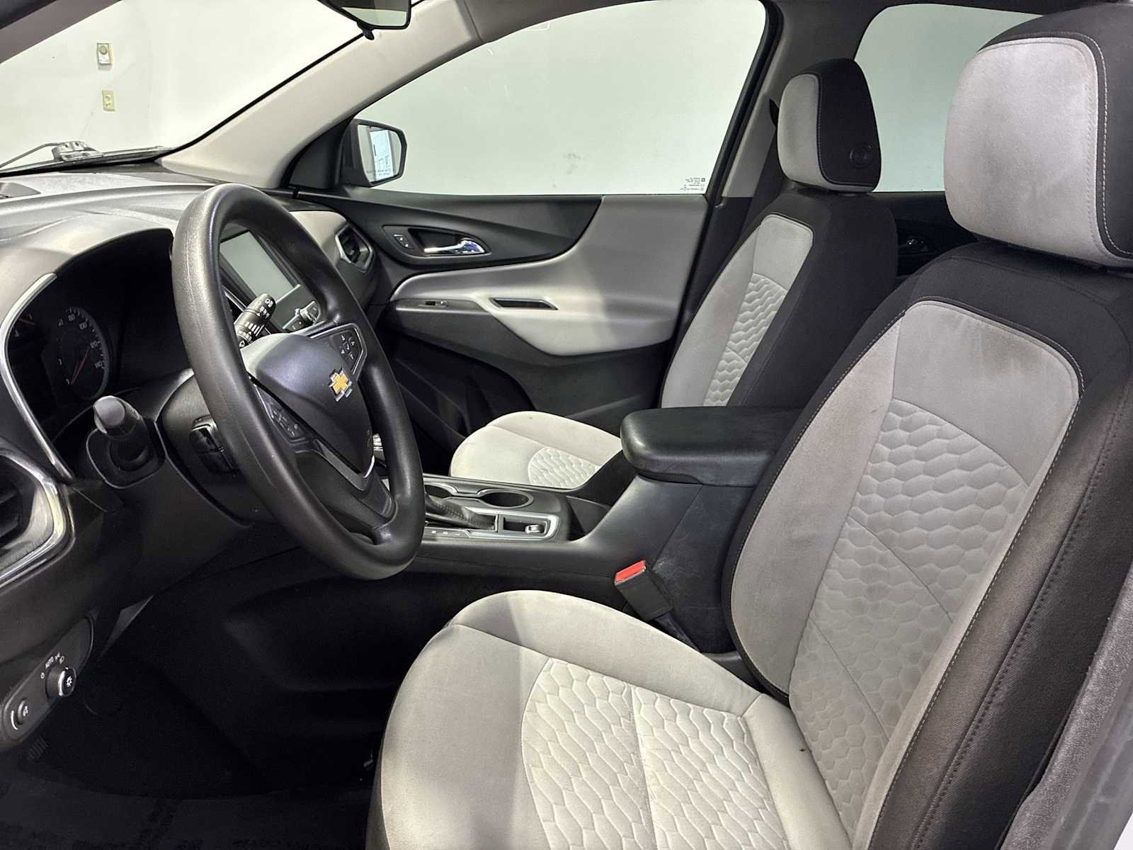 Used 2018 Chevrolet Equinox LS image 13