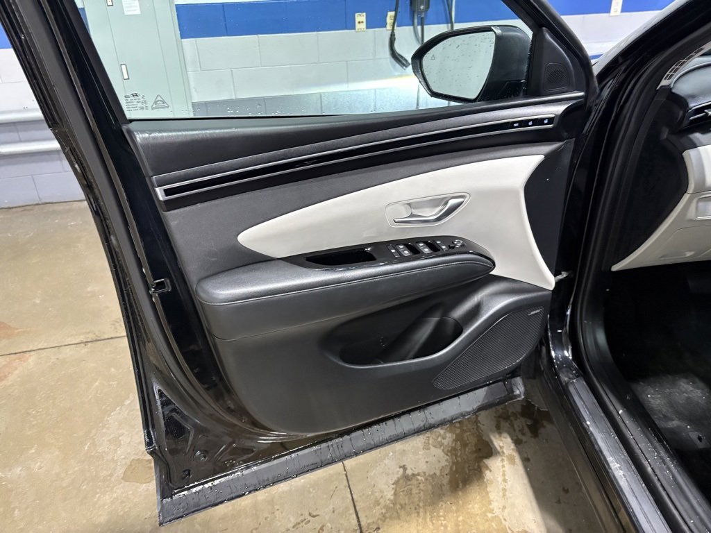 Used 2023 Hyundai Tucson Limited image 18