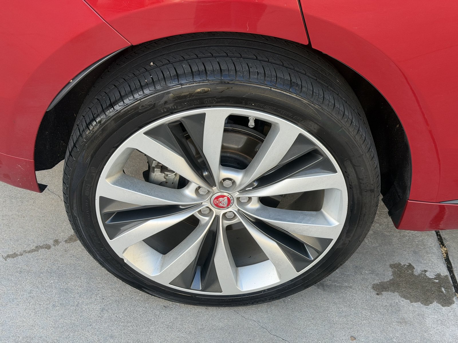 Used 2017 Jaguar F-PACE R-Sport AWD/4WD image 16