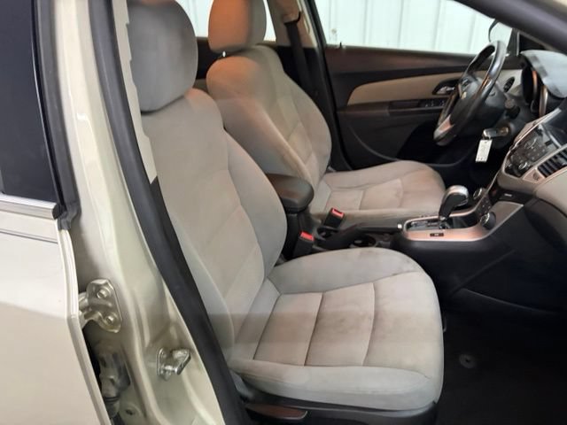 Used 2013 Chevrolet Cruze LT FWD image 21