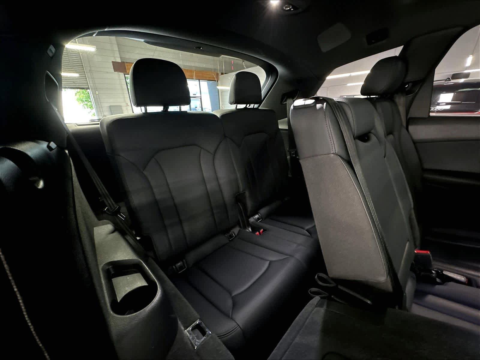Used 2020 Audi Q7 3.0T Prestige w/ Prestige Package AWD/4WD image 29