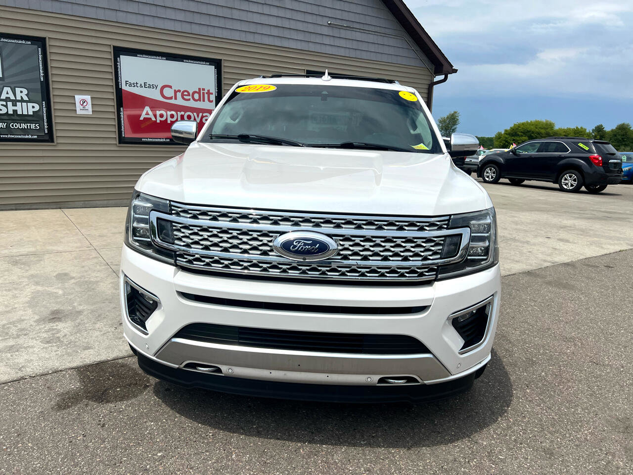 Used 2019 Ford Expedition Max Platinum image 2