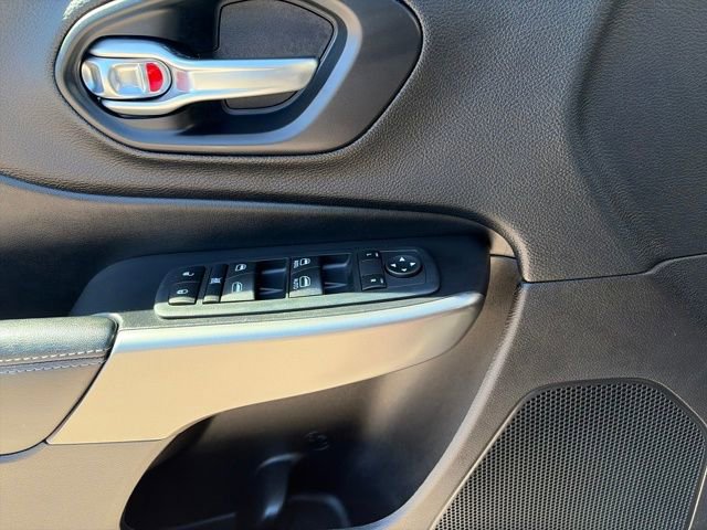 Used 2020 Jeep Cherokee Latitude Plus w/ Cold Weather Group FWD image 54