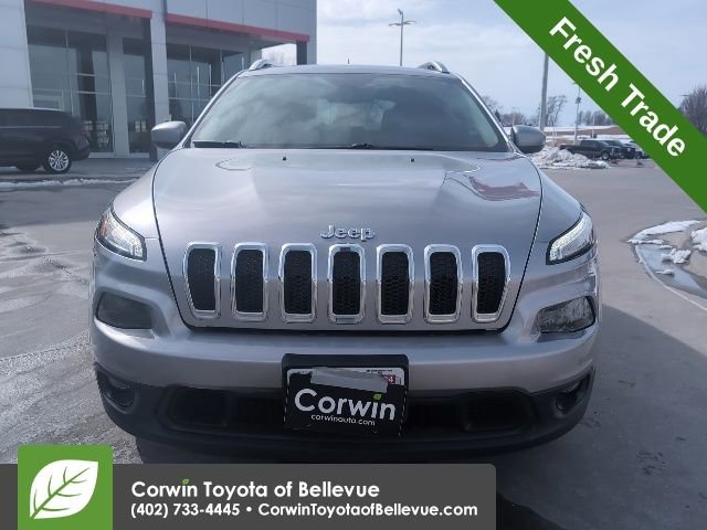 Used 2016 Jeep Cherokee Latitude w/ Cold Weather Group image 9