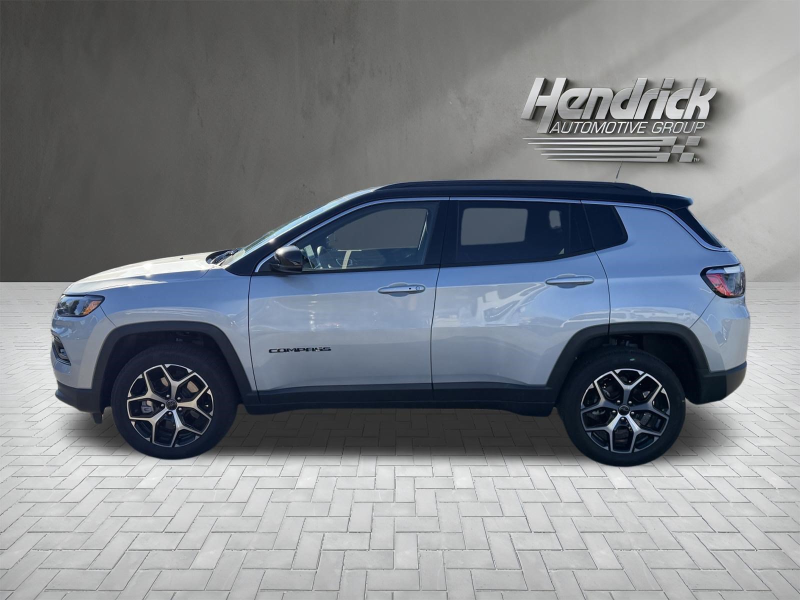 Used 2025 Jeep Compass Limited AWD/4WD image 6