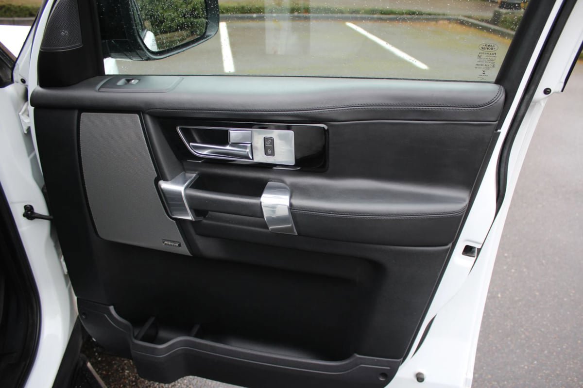 Used 2016 Land Rover LR4 HSE LUX AWD/4WD image 29