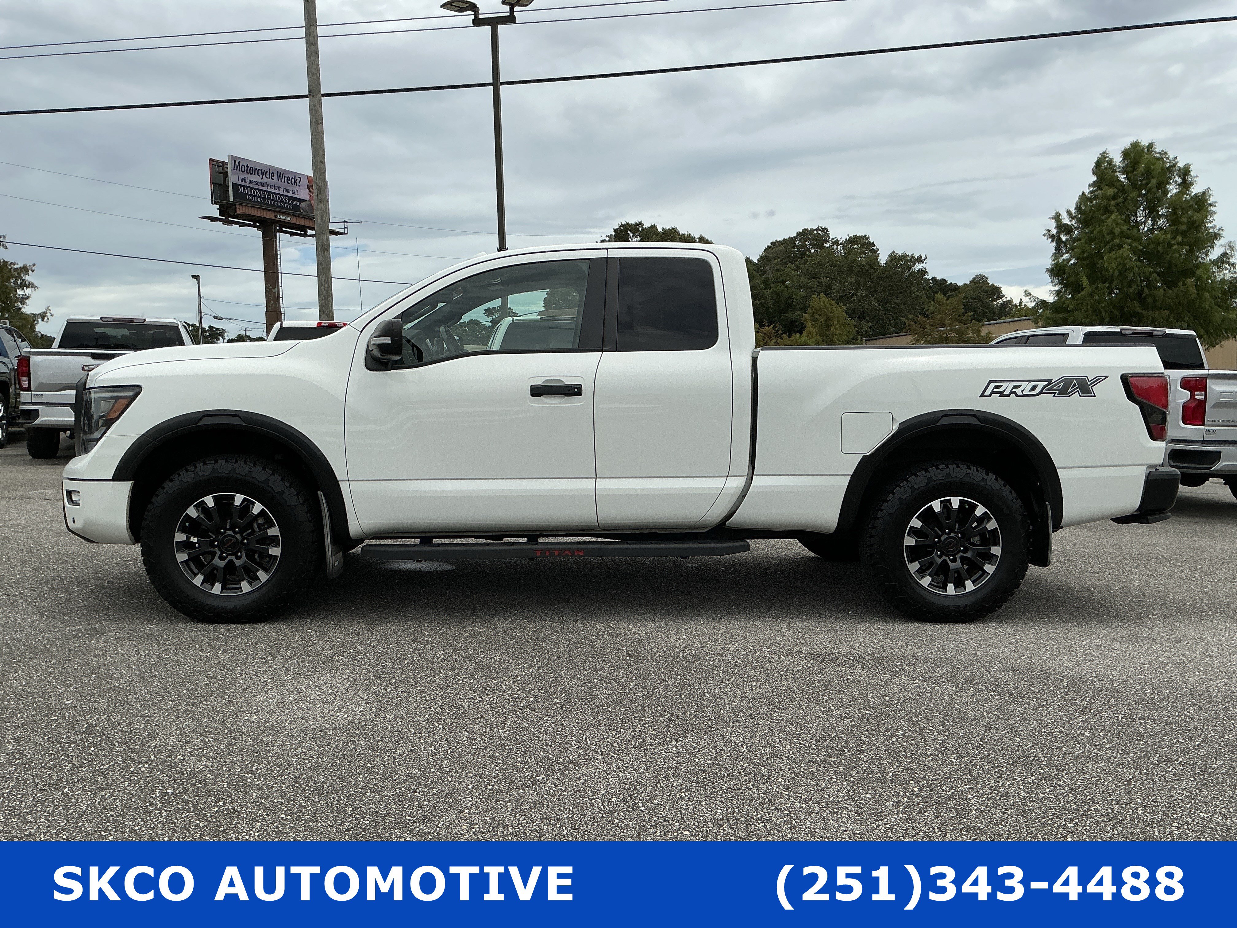 Used 2020 Nissan Titan PRO-4X w/ Pro-4x Convenience Package AWD/4WD image 2