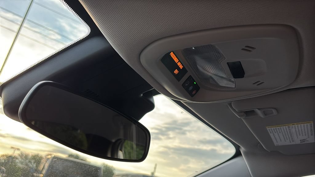 Used 2025 Chevrolet Trax LT FWD image 22