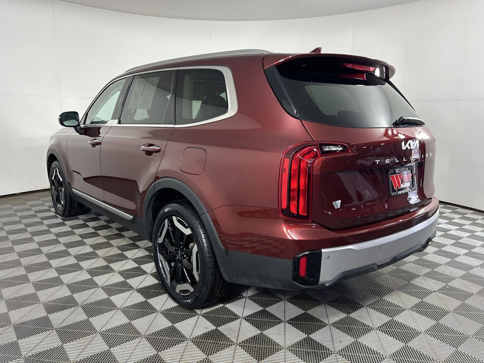 Certified 2023 Kia Telluride S w/ S Sunroof Package image 9