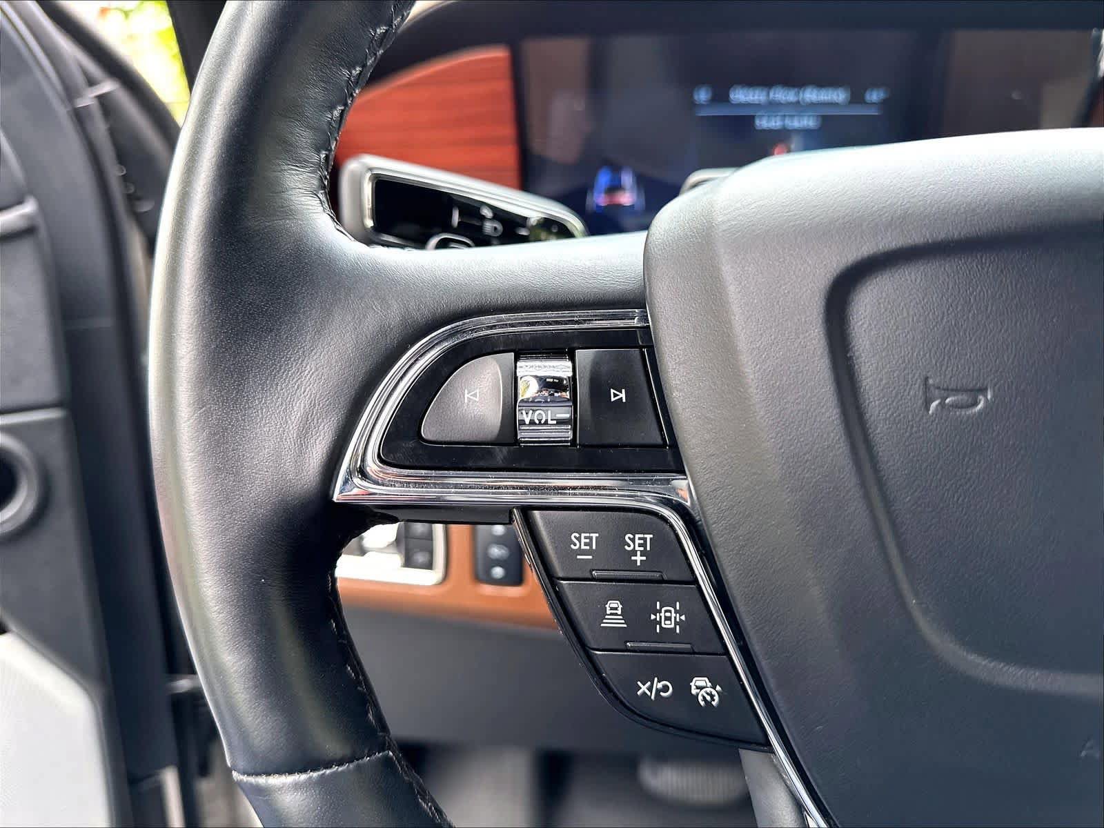 Used 2024 Lincoln Navigator L Reserve AWD/4WD image 21