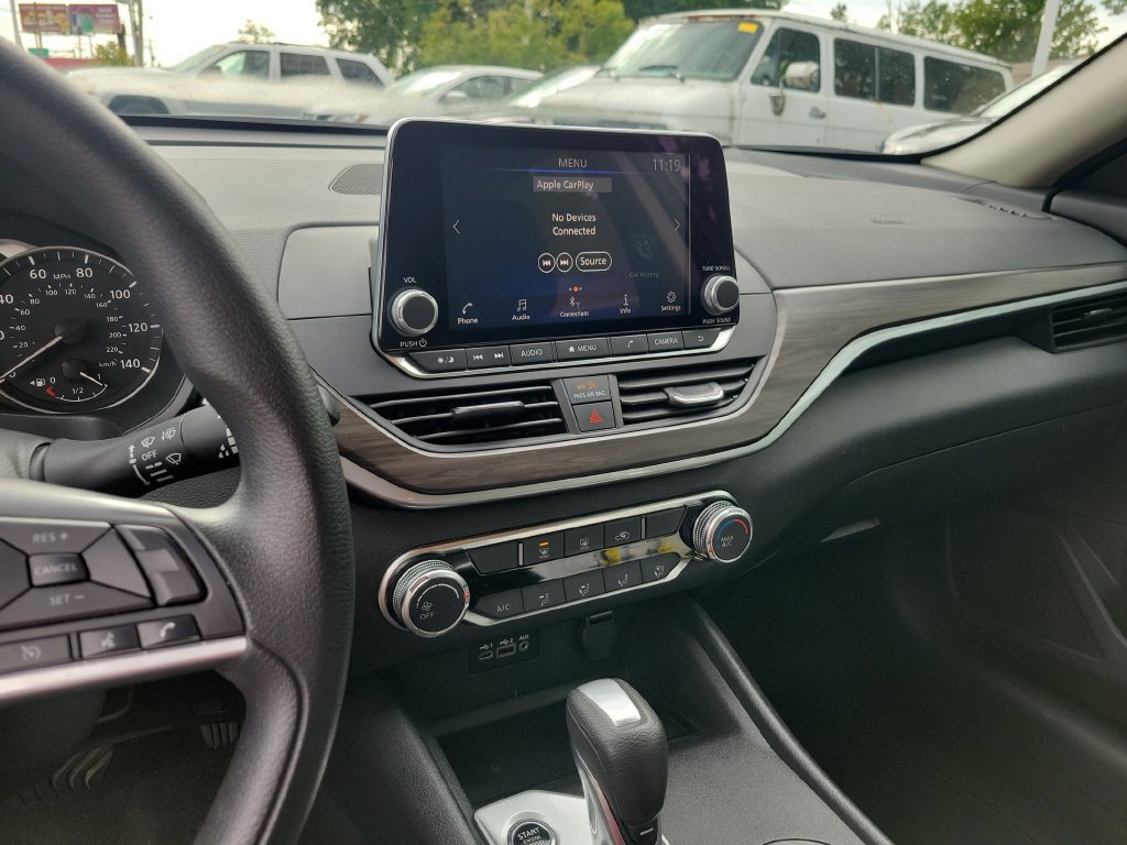 Used 2025 Nissan Altima 2.5 SV FWD image 28