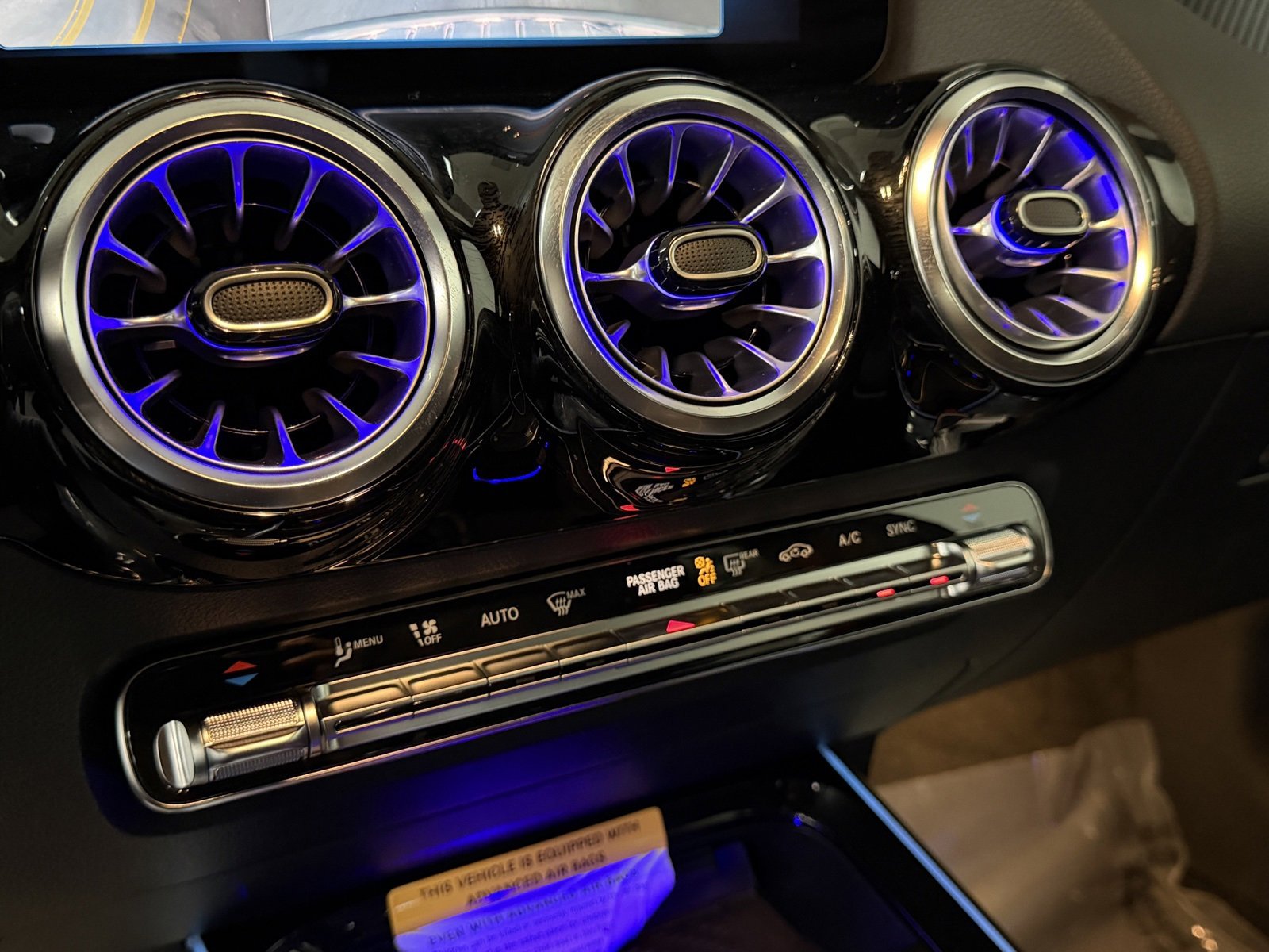 Used 2025 Mercedes-Benz GLA 35 AMG 4MATIC image 35