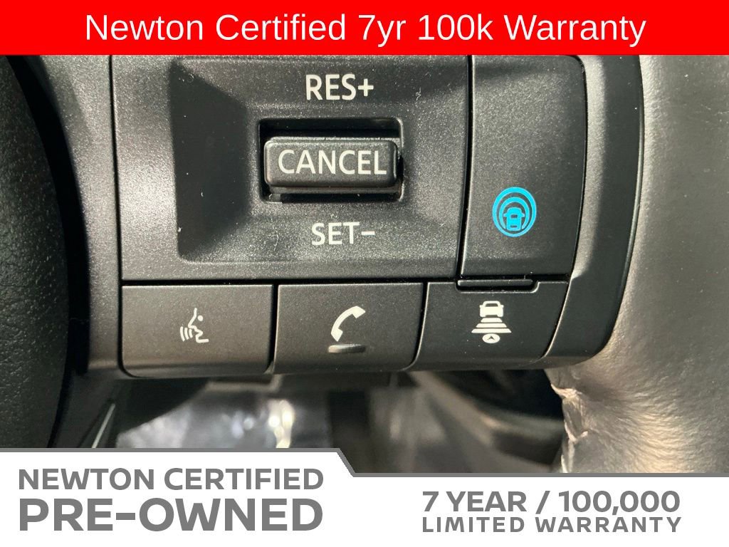 Used 2024 Nissan Pathfinder SL AWD/4WD image 41