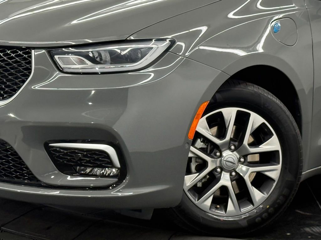 Used 2022 Chrysler Pacifica Pinnacle FWD image 5