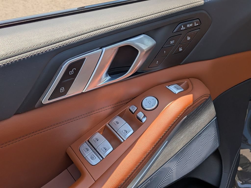 Certified 2025 BMW ALPINA XB7 AWD/4WD image 15