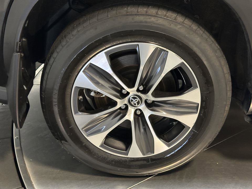 Certified 2022 Toyota Highlander XLE image 16