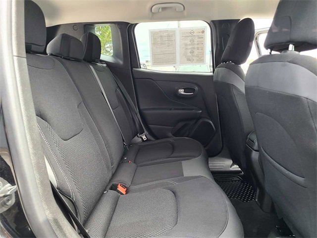 Used 2023 Jeep Renegade Latitude w/ Premium Group image 20