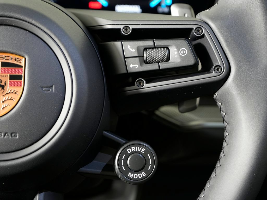 Certified 2026 Porsche Cayenne AWD/4WD image 25