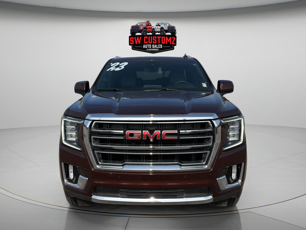 Used 2023 GMC Yukon SLT w/ SLT Premium Package AWD/4WD image 2