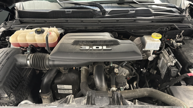 Used 2022 RAM 1500 Laramie w/ Trailer Tow Group AWD/4WD image 25