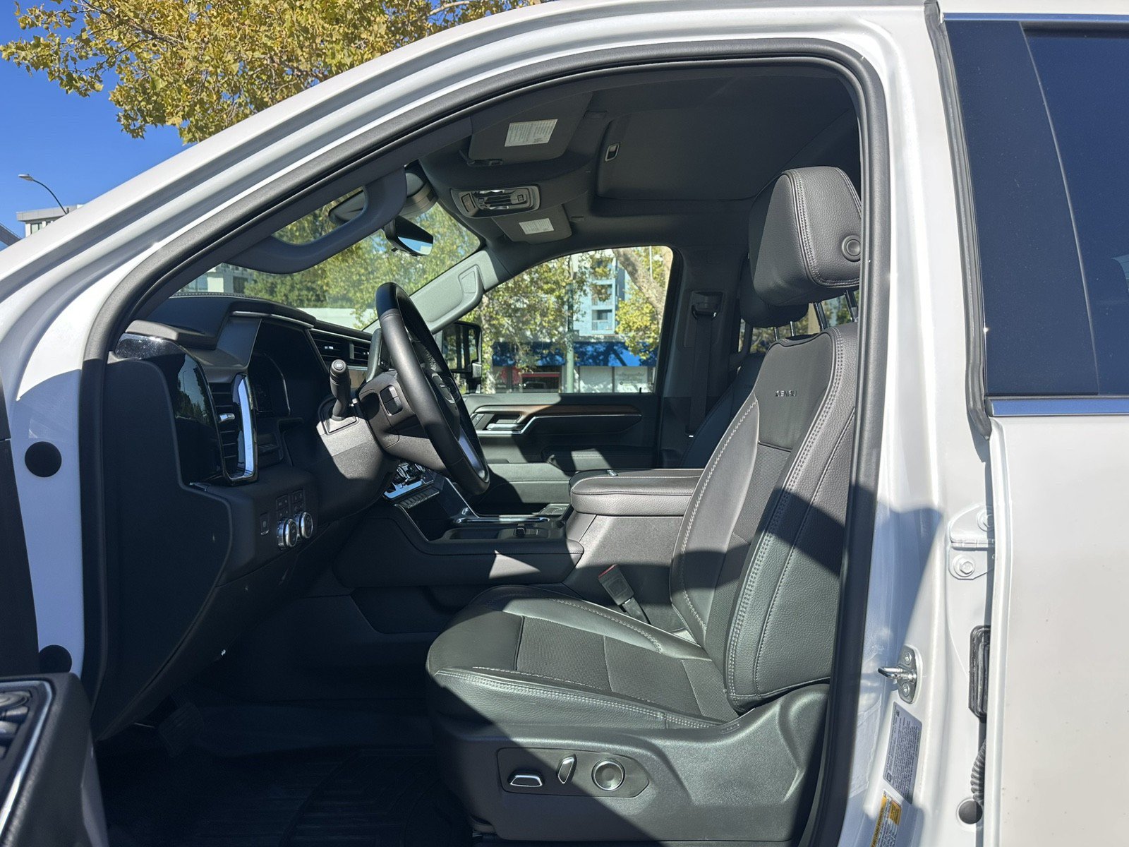 Used 2024 GMC Sierra 3500 Denali w/ Denali Reserve Package AWD/4WD image 19
