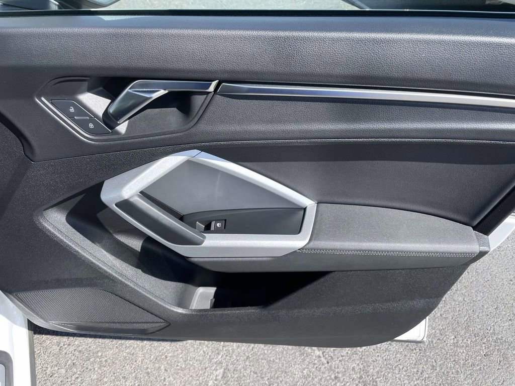 Used 2023 Audi Q3 2.0T Premium image 46