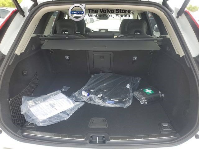 New 2026 Volvo XC60 B5 Ultra w/ Protection Package Premier AWD/4WD image 8