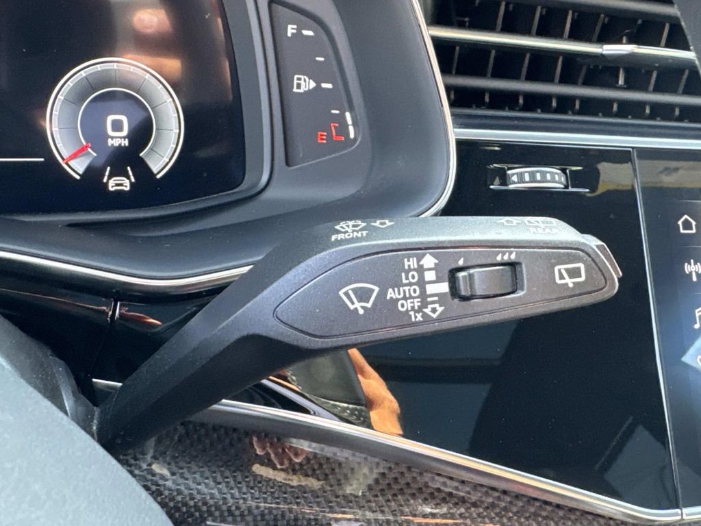 Used 2021 Audi SQ8 Prestige w/ Prestige Package image 28