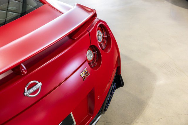 Used 2023 Nissan GT-R Premium w/ Premium Interior Package AWD/4WD image 19