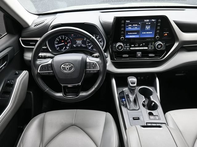 Used 2021 Toyota Highlander XLE FWD image 23