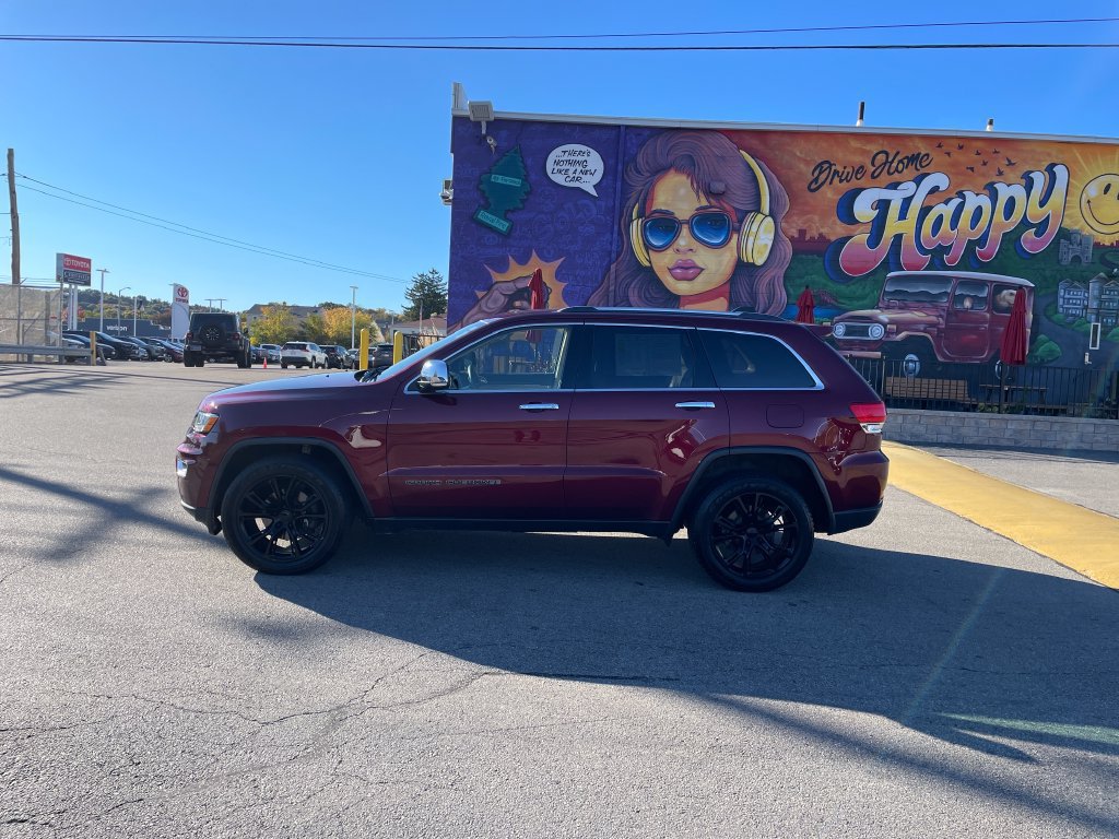 Used 2017 Jeep Grand Cherokee Limited AWD/4WD image 2