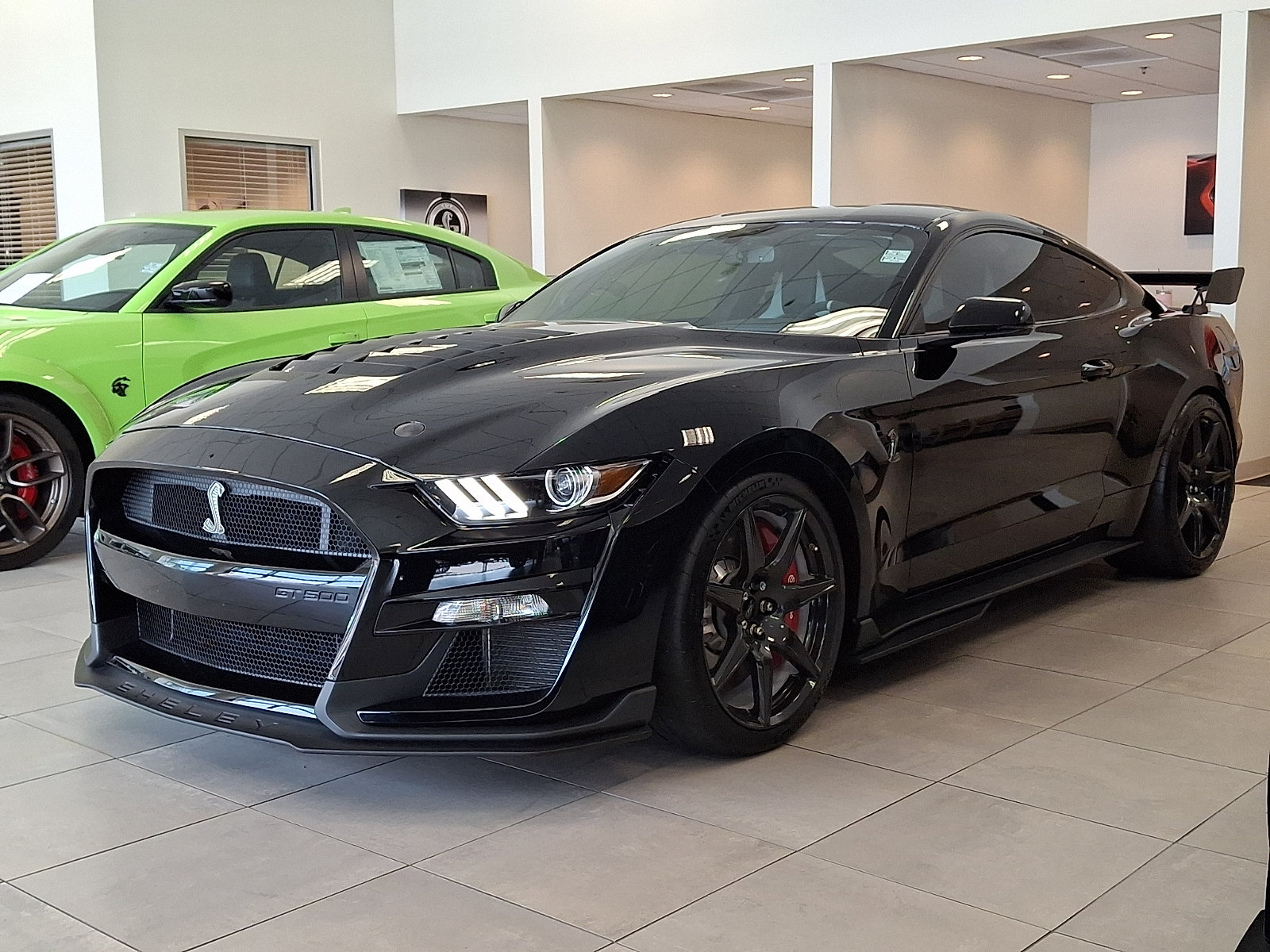 Certified 2020 Ford Mustang Shelby GT500 w/ Carbon Fiber Track Pack RWD image 4