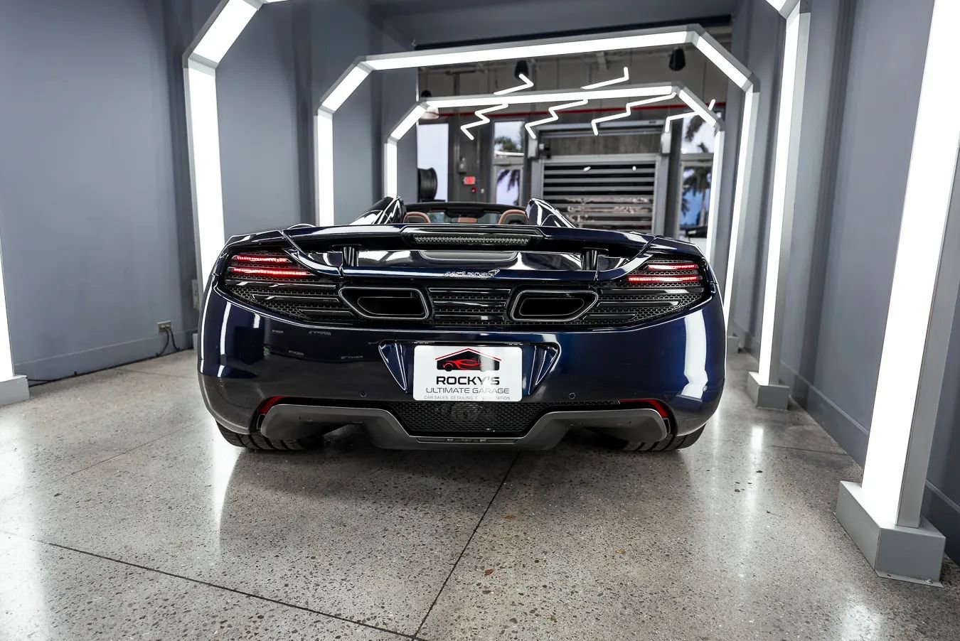 Used 2014 McLaren MP4-12C Spider RWD image 5