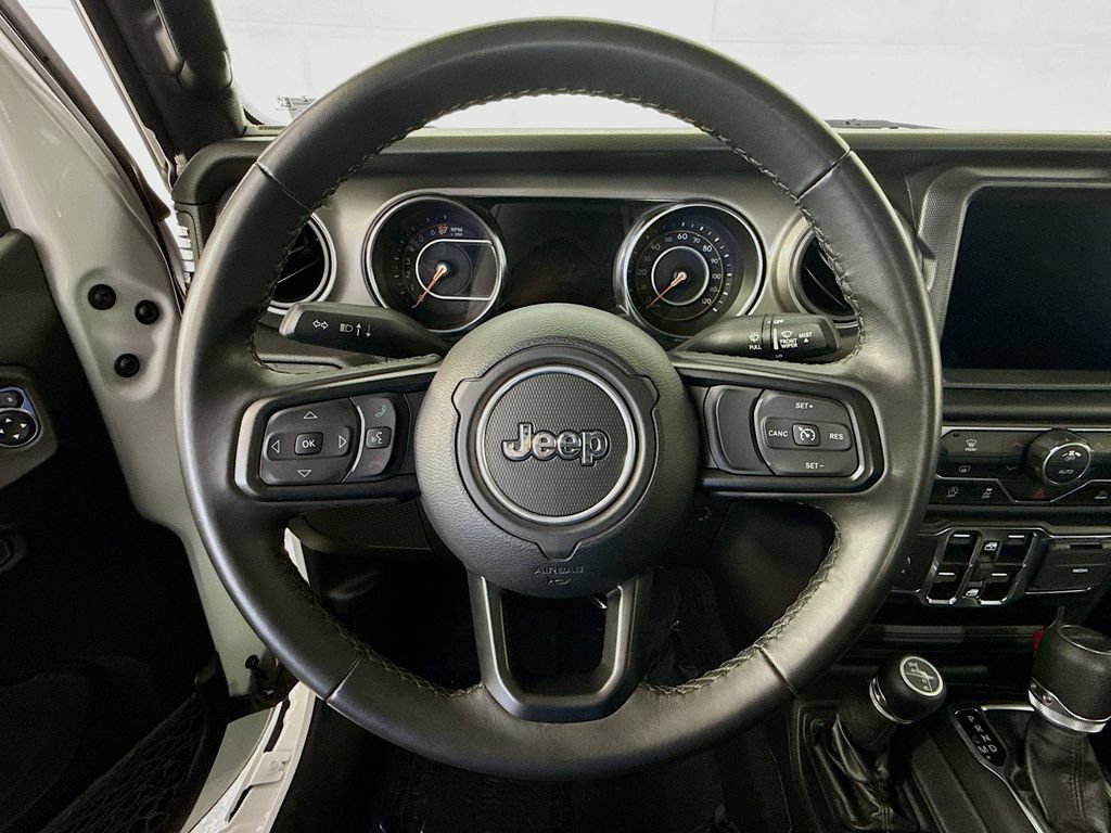 Used 2022 Jeep Gladiator Sport AWD/4WD image 13
