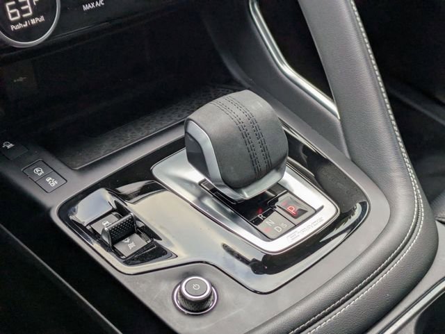 Used 2024 Jaguar E-PACE R-Dynamic SE image 9
