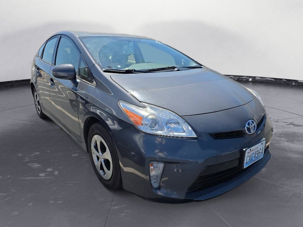 Used 2015 Toyota Prius Two FWD image 2