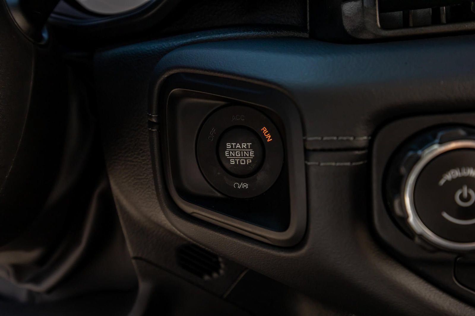 Used 2024 Jeep Wrangler Unlimited Rubicon AWD/4WD image 23
