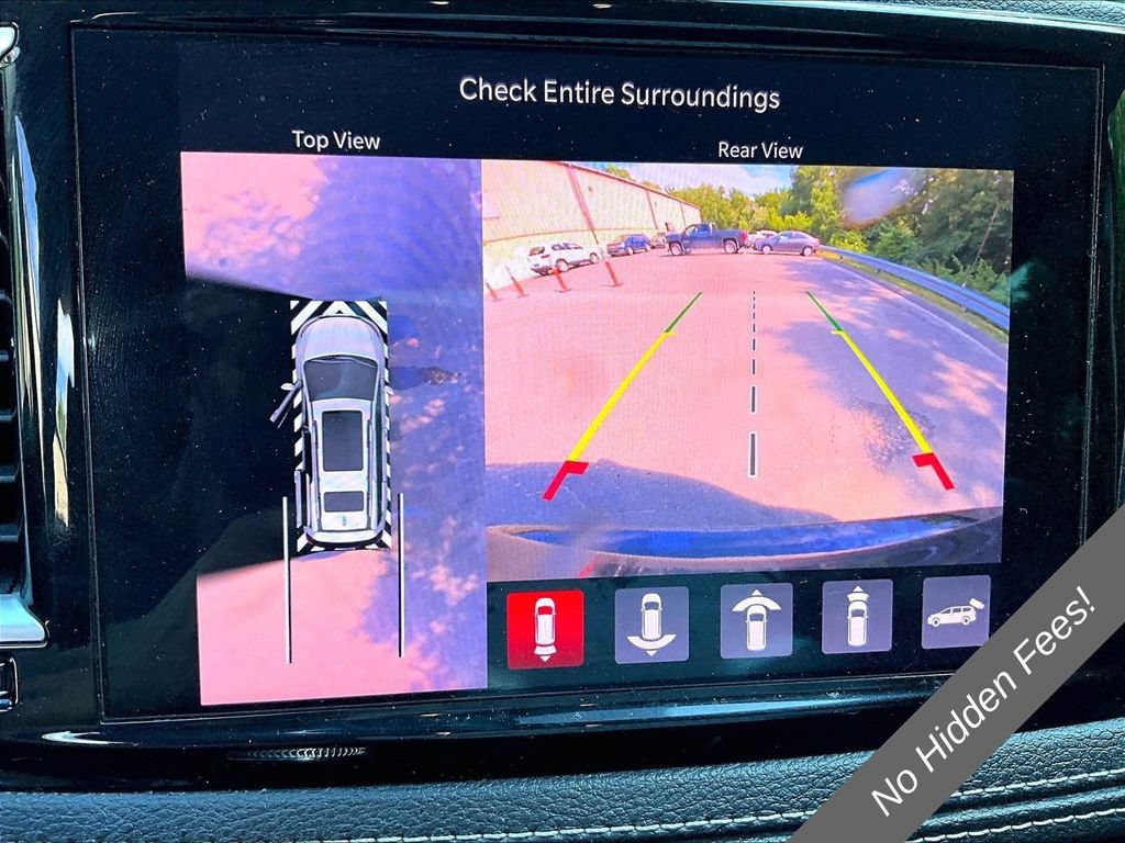 Used 2023 Chrysler Pacifica Touring-L FWD image 18